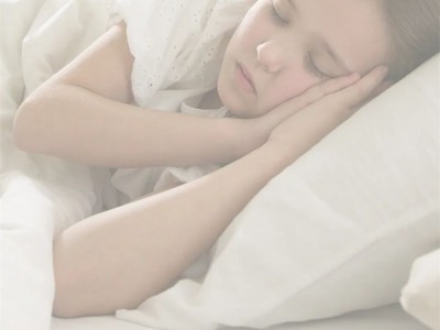 雅诗澜墙布窗帘 | 卧室窗帘颜色会影响睡眠质量吗？